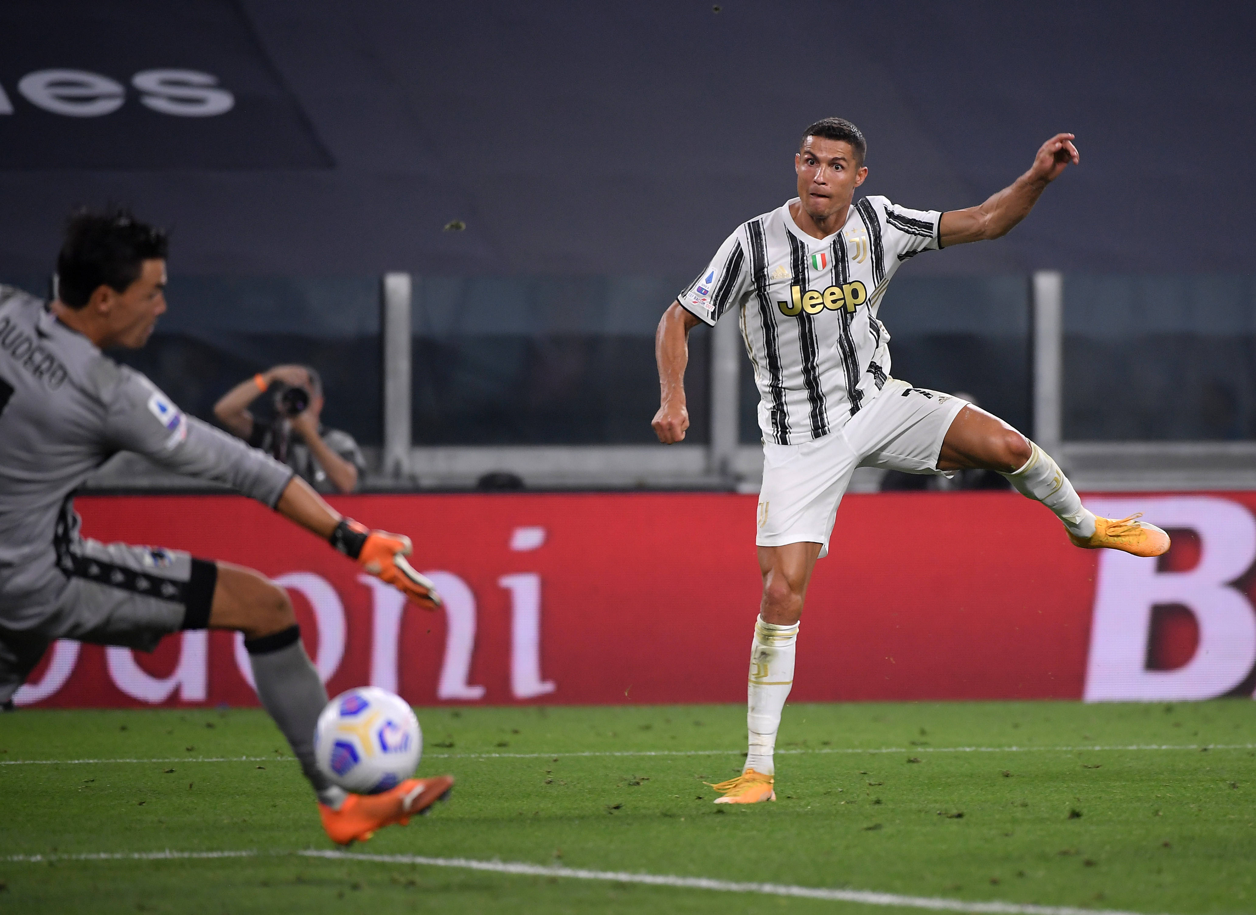 C罗连续十场比赛得分超过高光表现，尤文图斯挑战极限！的简单介绍