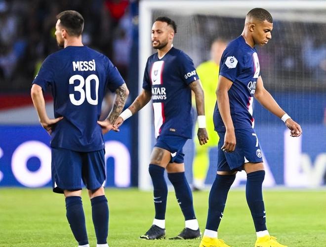 南宫体育-包含姆巴佩赛事官方发布挺进下一轮新规，雄鹿争议不断！的词条